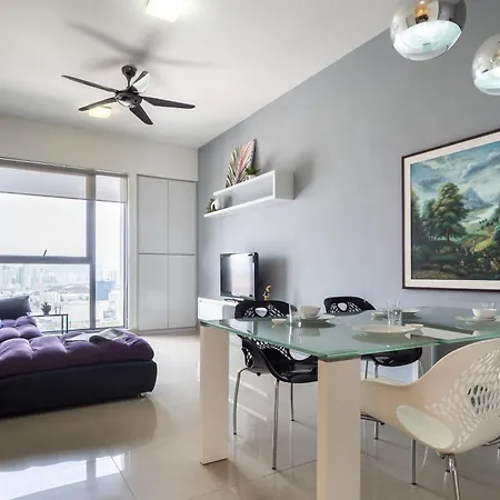 Pj8 Service Suites By Airhost Petaling Jaya Exterior photo